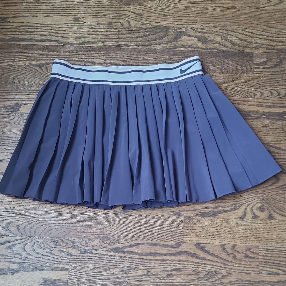 Nike Women's Tennis/athletic Skirt W Under Shorts